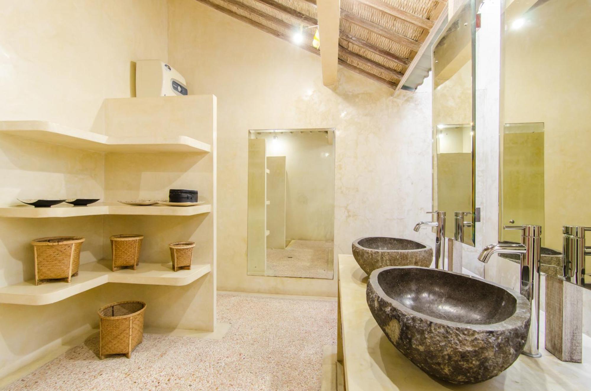 Luxurious&spacious 4br In Villa Seminyak (Bali)