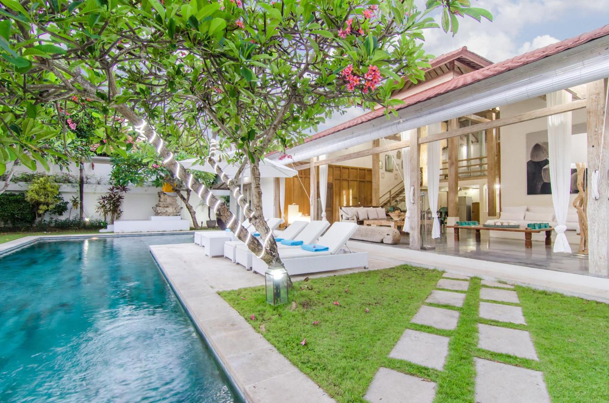 Luxurious&spacious 4br In * Seminyak (Bali)